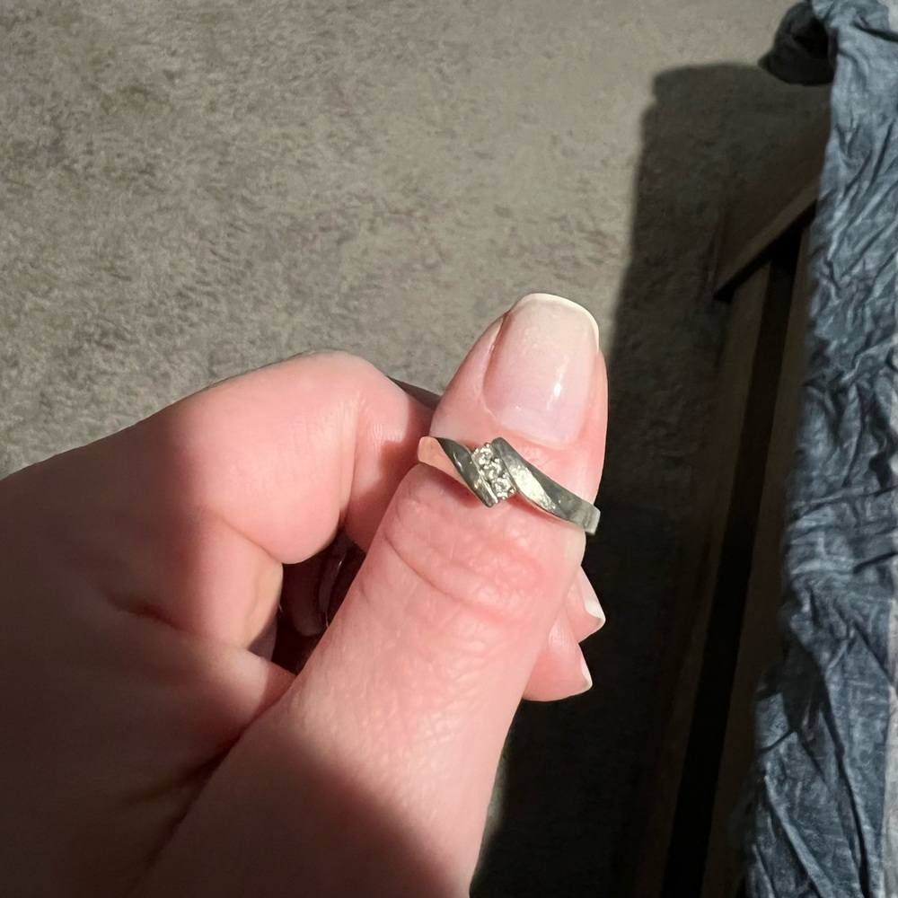 3 stone Ring